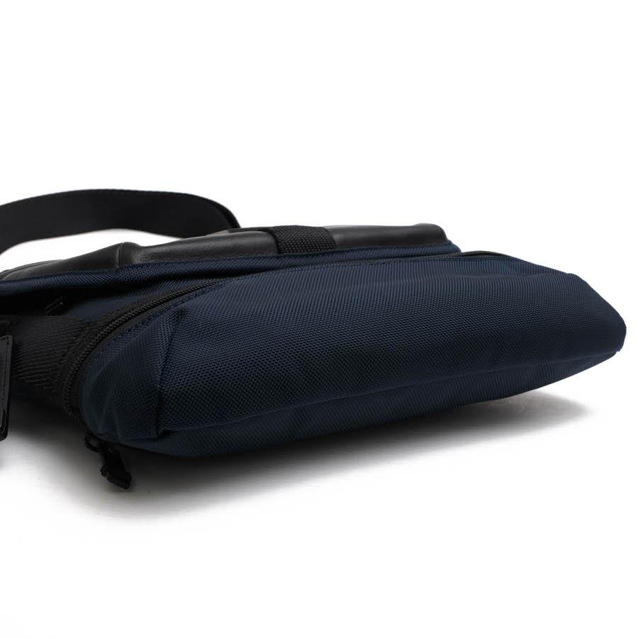 TUMI（トゥミ） ショルダーバッグ 232371NVYE Alpha Bravo Travis