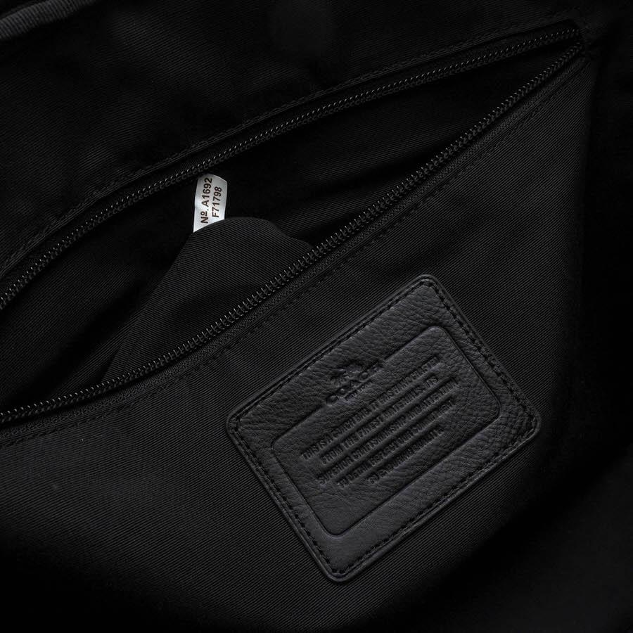 COACH（コーチ） ショルダーバッグ F71798 Slim Brief In Signature