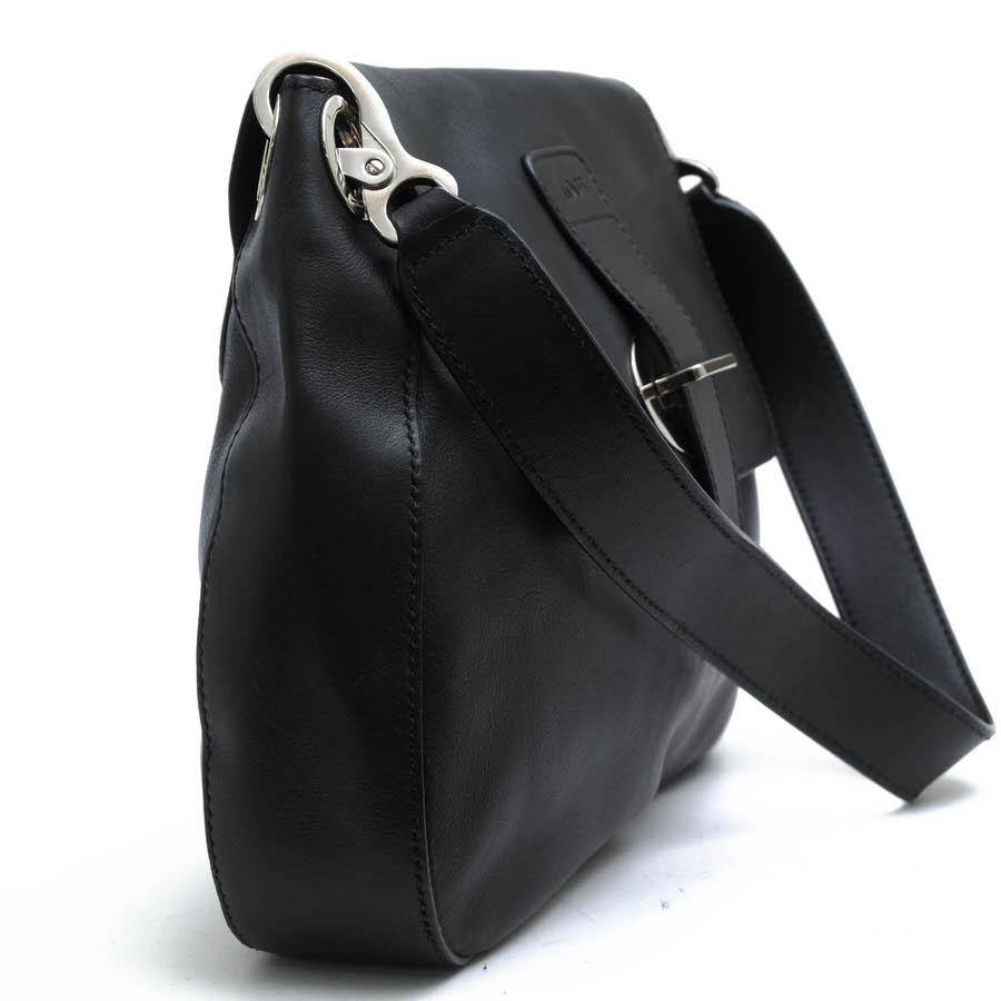 TOD'S（トッズ） ハンドバッグ 牛革 カーフ フラップ式 肩掛け ワン