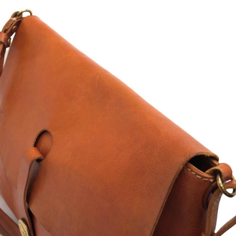 ○イルビゾンテ IL BISONTE 牛革 ショルダーバッグ 54_1_5452305111 クロスボディ シボ革 シュリンクレザー 定番 レディース 【中  中古 IL BISONTE（イルビゾンテ） ショルダーバッグ 54_1_5452305111 牛革