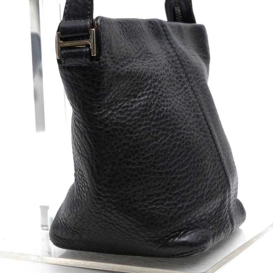 HIROFU（ヒロフ） ショルダーバッグ 牛革 Hロゴ シボ革 シュリンク