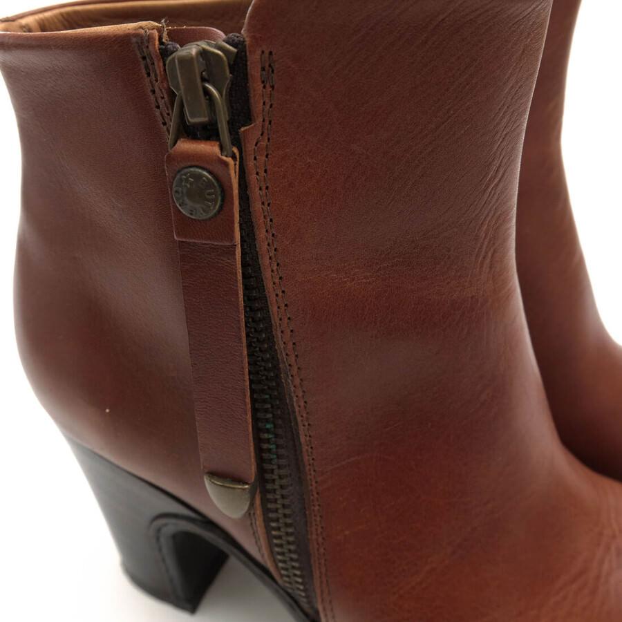 ○ブッテロ BUTTERO 牛革 ショートブーツ B5245  サイドジップ レザーソール ハイヒール レディース 【中古】 中古 BUTTERO ブッテロ ショートブーツ B5245 牛革 サイドジップ レザー