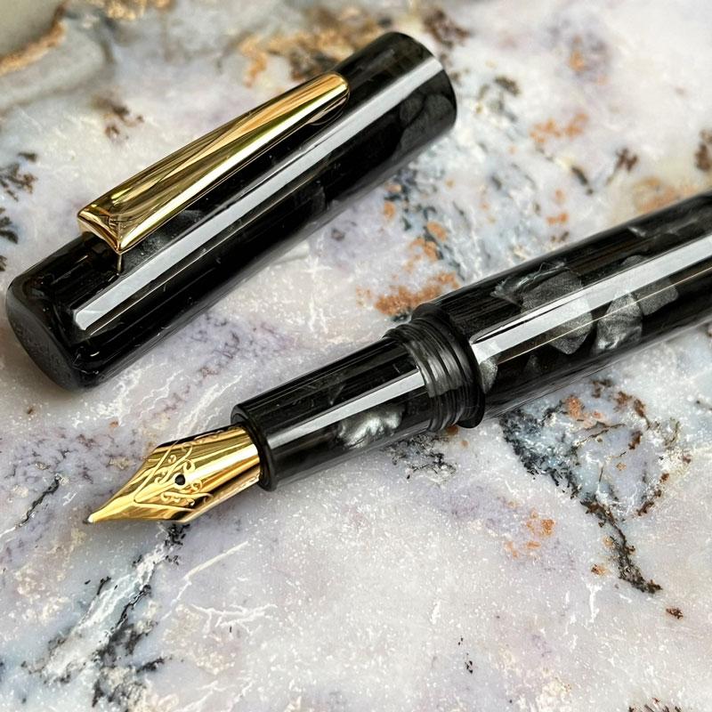 attache アタシェ マーブル万年筆 F 小さい 手帳 筆記具 入学祝い ハイタイド HIGHTIDE :1000011:文房具 手帳 ...