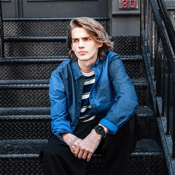 G-SHOCK DW-5600UBB-1JF ソリッドカラーズ 耐衝撃性能 20気圧防水 高