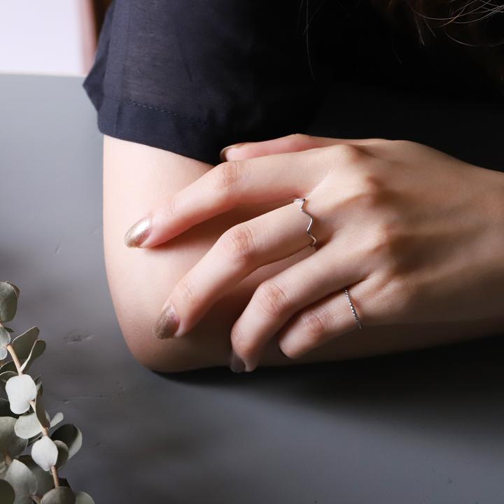 プラチナリング 指輪 プラチナ リング ピンキー ピンキーリング スパイラル ねじれ PT950 pt 指輪 レディース シンプル プラチナ指輪 | DEVAS | 06