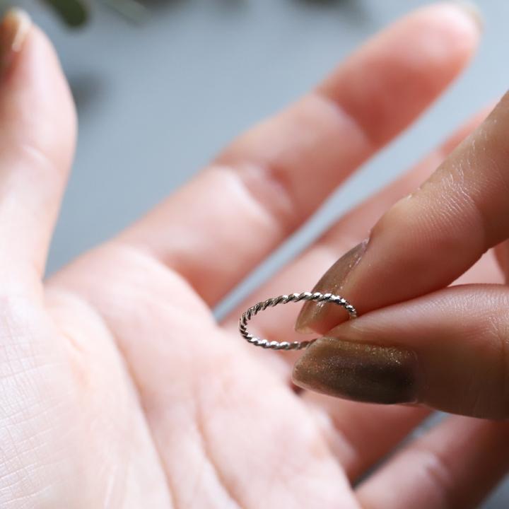 プラチナリング 指輪 プラチナ リング ピンキー ピンキーリング スパイラル ねじれ PT950 pt 指輪 レディース シンプル プラチナ指輪 | DEVAS | 09