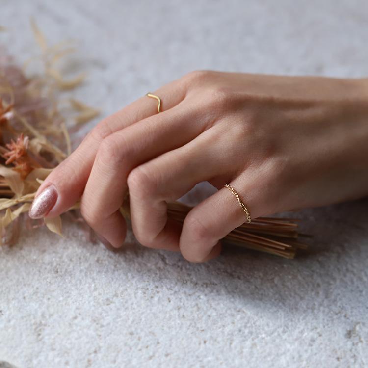 18金 リング k18 ピンキーリング k18リング スクリューチェーン 18k 指輪 レディース 18金指輪 18金リング 18kリング シンプル ピンキー ゴールド 地金 細い | DEVAS | 02
