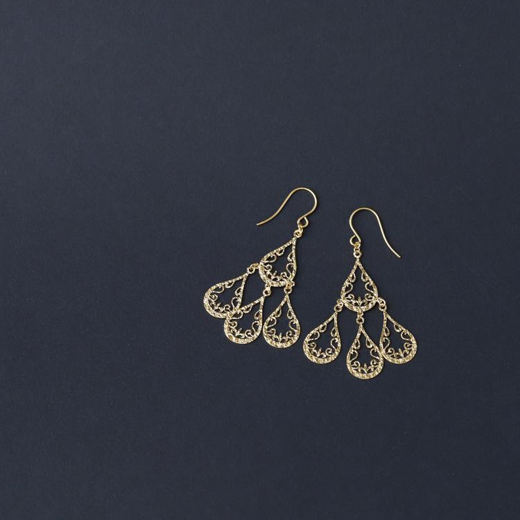 DEVAS 日曜7%クーポン有▽ 18金 ピアス k18 18金ピアス 18k