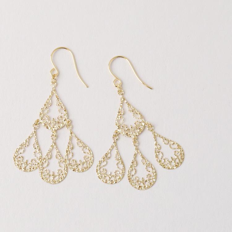 18金 ピアス k18 18金ピアス 18k フックピアス 揺れる 雫 フック 透かし リーフ シンプル k18ピアス レディース | DEVAS | 06