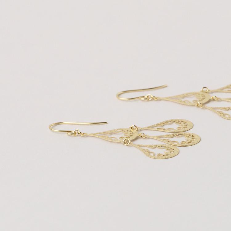 DEVAS 日曜7%クーポン有▽ 18金 ピアス k18 18金ピアス 18k