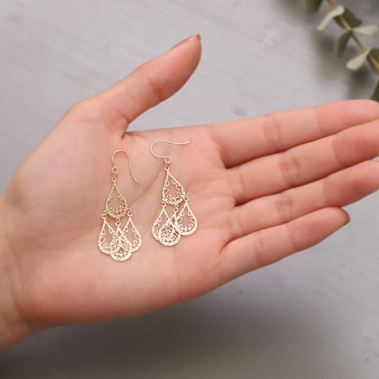18金 ピアス k18 18金ピアス 18k フックピアス 揺れる 雫 フック 透かし リーフ シンプル k18ピアス レディース | DEVAS | 09