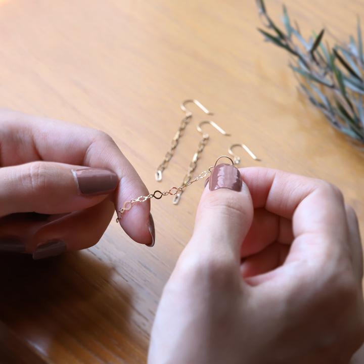 DEVAS 18金 ピアス k18 18金ピアス 18k フックピアス フック チェーン