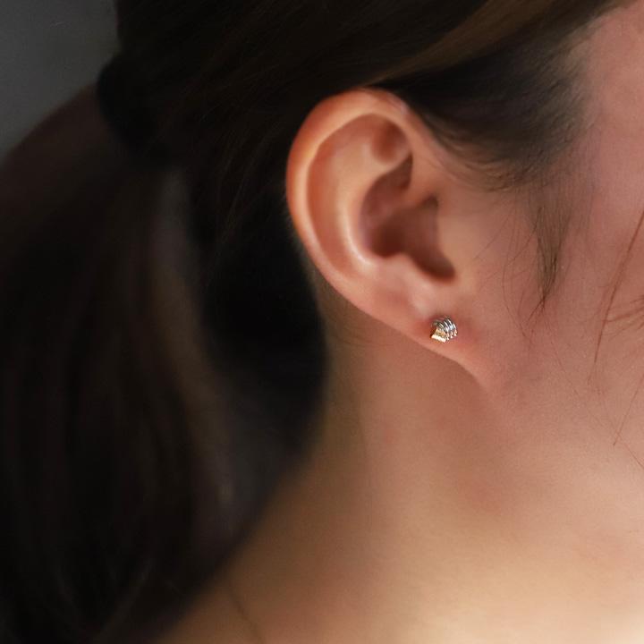 18金 ピアス 18k 18金ピアス KNOT 結び目 プラチナ Pt900 シンプル k18ピアス レディース ピアス18金 地金 小さめ | DEVAS | 02