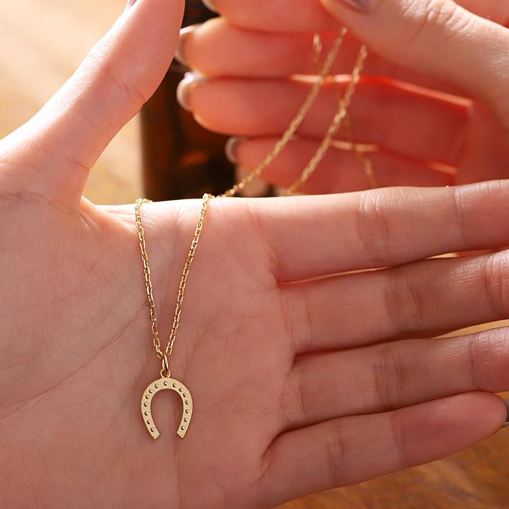 ペンダントトップ 18金 k18 18金ネックレス ペンダント レディース 馬蹄 ホースシュー ミル打ち 18k ネックレス トップ | DEVAS | 12