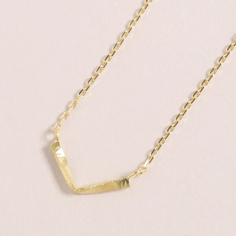 K18 18金　ひねりバー　ネックレス DEVAS 18金ネックレス k18 ネックレス 18金 レディース Vバー ひねり