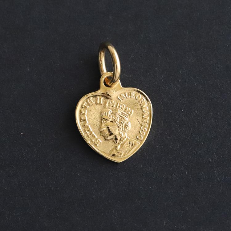 18金 ペンダントトップ コイン エリザベス女王の肖像画に小さめハート 