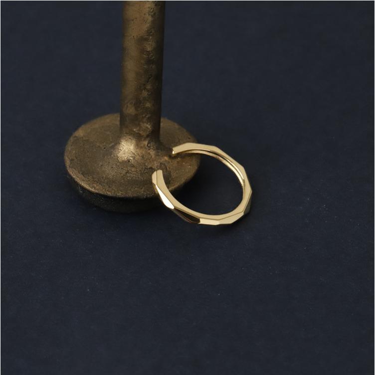 イヤーカフ 18金 イヤカフ k18 18k レディース ノンホール ピアス カットデザイン 18 金 ノンホールピアス シンプル ゴールド 小さめ つけっぱなし 片耳 | DEVAS | 03