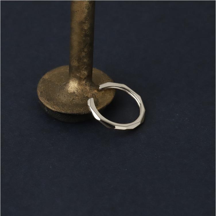 プラチナイヤーカフ プラチナ イヤカフ カット デザイン レディース ノンホール ピアス Pt950 ぷらちな 片耳 ノンホールピアス シンプル 小さめ つけっぱなし | DEVAS | 03