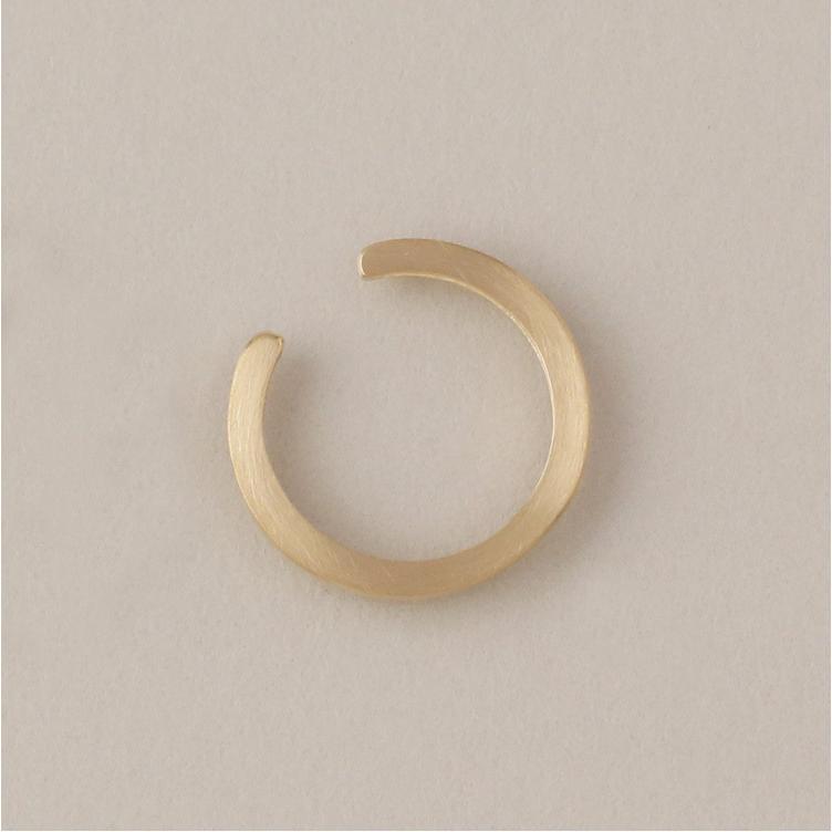 イヤーカフ 18金 イヤカフ k18 18k レディース ノンホール ピアス フラット 角状 18 金 ノンホールピアス シンプル ゴールド 小さめ つけっぱなし 片耳 | DEVAS | 06