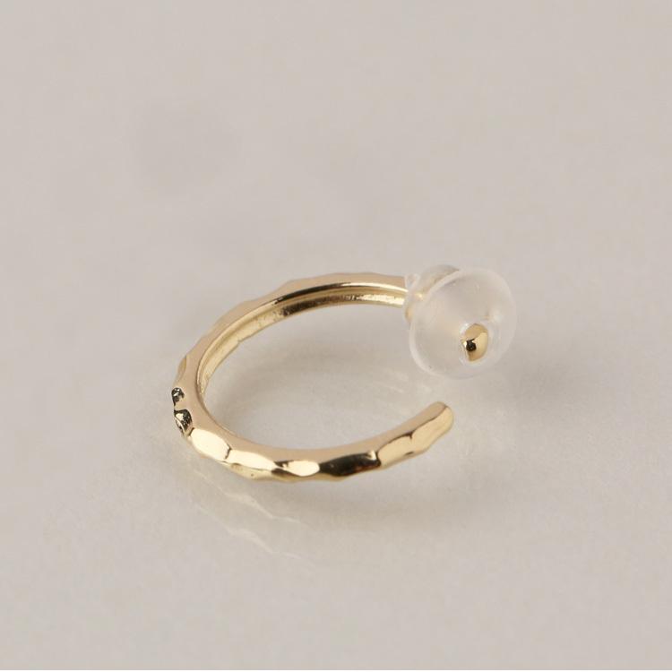 イヤーカフ 18金 イヤカフ k18 18k レディース ノンホール ピアス 凸凹 槌目 18 金 ノンホールピアス シンプル18 金 華奢  ゴールド 小さめ つけっぱなし 片耳 | DEVAS | 04