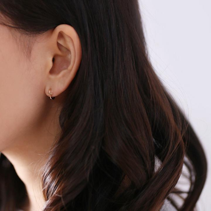 イヤーカフ 18金 イヤカフ k18 18k レディース ピンクゴールド ノンホール ピアス クロス 十字架 18 金 ノンホールピアス シンプル 小さめ つけっぱなし 片耳 | DEVAS | 08
