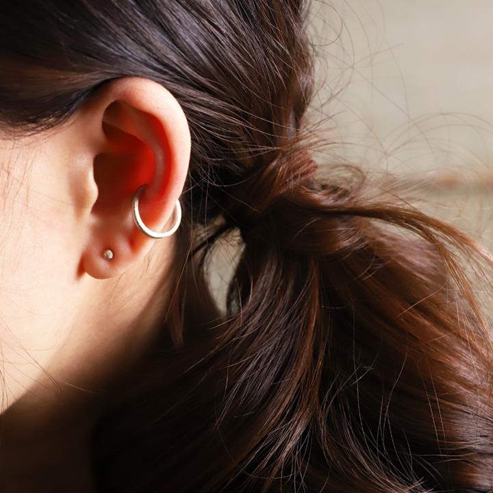 プラチナイヤーカフ プラチナ イヤカフ  シルク マット レディース ノンホール ピアス Pt950 片耳 ノンホールピアス | DEVAS | 07