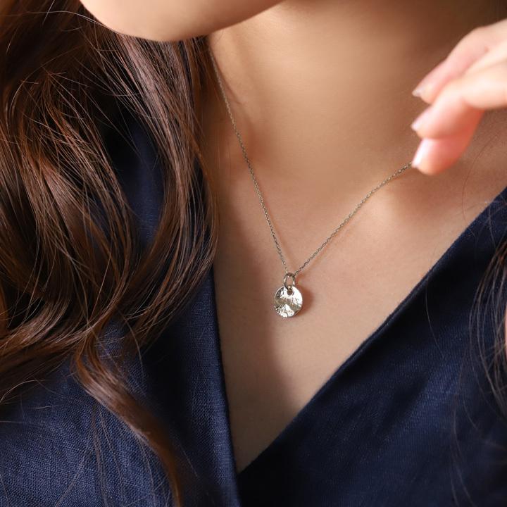 【土日限定3000円OFFクーポン有】 18金ネックレス k18 ネックレス 18金 ホワイトゴールド レディース コイン イニシャル アルファベット 18k 小豆 | DEVAS | 11