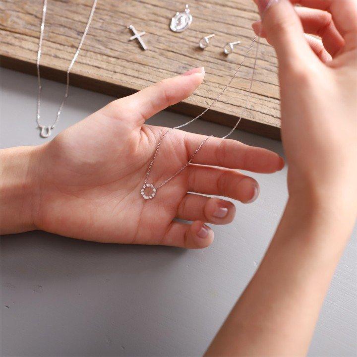 プラチナ ネックレス レディース プラチナネックレス PT950 六角形 ヘキサゴン 波目 シンプル あずきチェーン 華奢 細い 39cm 40cm 45cm ネックレスレディース | DEVAS | 10