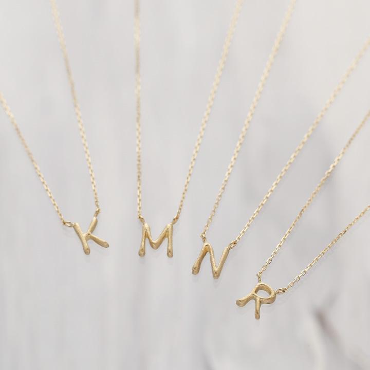 【土日限定2000円OFFクーポン有】 18金ネックレス k18 ネックレス 18金 レディース イニシャル アルファベット シルク 18k あずきチェーン 小豆 | DEVAS | 01