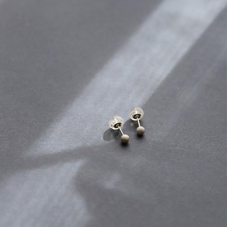 日曜200円OFFクーポン有▼ プラチナピアス ピアス プラチナ レディース 丸玉 ボール プチボール プラチナ900 ピアスプラチナ PT シンプル 地金 小さめ 両耳 片耳 | DEVAS | 01