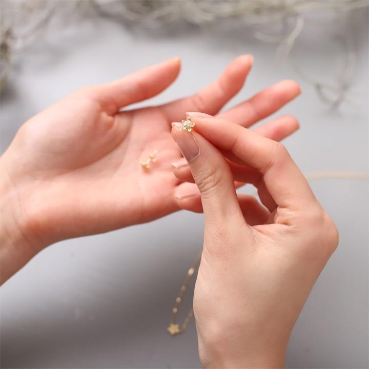 6月土日限定 7%クーポン▼ 18金 ピアス k18 18金ピアス 18k フラワー 花 ダイヤ or ルビー k18ピアス レディース ピアス18金 18kピアス 両耳 | DEVAS | 10