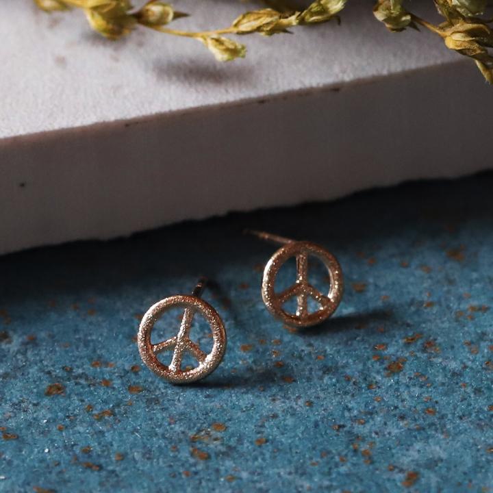 18金 ピアス k18 ピンクゴールド 18金ピアス 18k ピースマーク スタッズ シンプル k18ピアス レディース ピアス18金 地金18kピアス 小さめ つけっぱなし 両耳 | DEVAS | 01