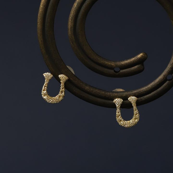 18金 ピアス k18 18金ピアス 18k 馬蹄 ホースシュー シンプル k18ピアス レディース ピアス18金 地金 ゴールド 18kピアス 小さめ つけっぱなし 華奢 両耳 セット | DEVAS | 01