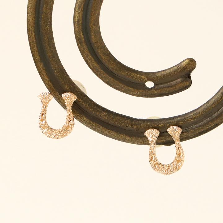 18金 ピアス k18 ピンクゴールド 18金ピアス 18k 馬蹄 ホースシュー  シンプル k18ピアス レディース ピアス18金 地金18kピアス 小さめ つけっぱなし 両耳 | DEVAS | 01