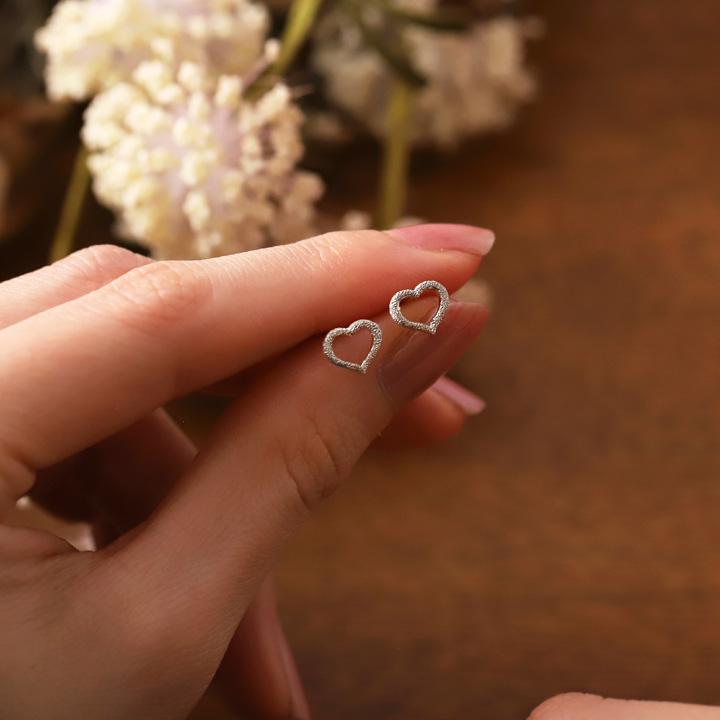 プラチナピアス ピアス プラチナ レディース オープンハート ハート プラチナ950 ピアスプラチナ PT シンプル おしゃれ ハート 地金 小さめ 華奢 両耳 セット | DEVAS | 07