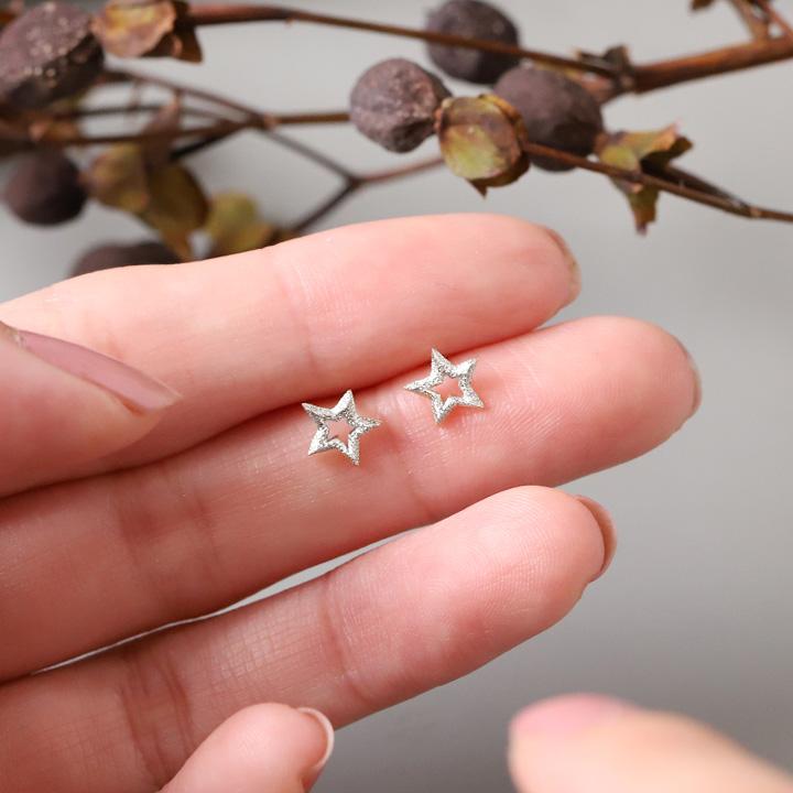 プラチナピアス ピアス プラチナ レディース オープンスター 星 プラチナ950 ピアスプラチナ PT シンプル おしゃれ ハート 地金 小さめ 小さい 華奢 両耳 セット | DEVAS | 08