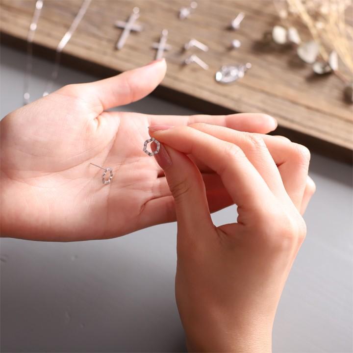 プラチナピアス ピアス プラチナ レディース 六角形 プラチナ950 ピアスプラチナ PT シンプル おしゃれ 地金 華奢 シンプルピアス 小さめ 小さい 両耳 セット | DEVAS | 07