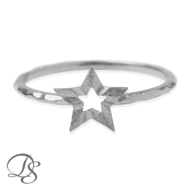 プラチナリング 指輪 プラチナ リング 星 スター オープンスター シルク 凸凹 デザイン pt950 pt 指輪 レディース プラチナ指輪 シンプル 本物 地金 細い | DEVAS