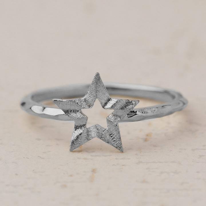 プラチナリング 指輪 プラチナ リング 星 スター オープンスター シルク 凸凹 デザイン pt950 pt 指輪 レディース プラチナ指輪 シンプル 本物 地金 細い | DEVAS | 01