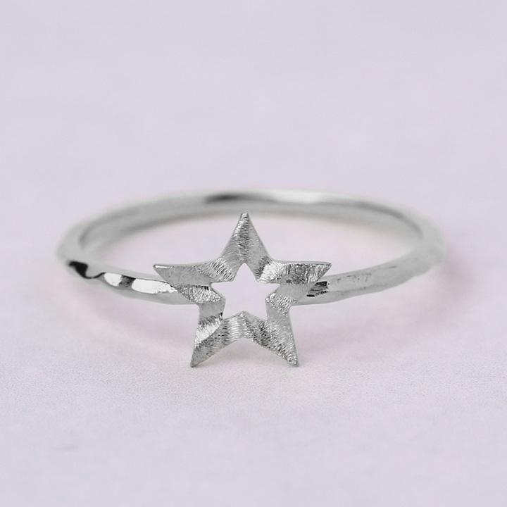 プラチナリング 指輪 プラチナ リング 星 スター オープンスター シルク 凸凹 デザイン pt950 pt 指輪 レディース プラチナ指輪 シンプル 本物 地金 細い | DEVAS | 03