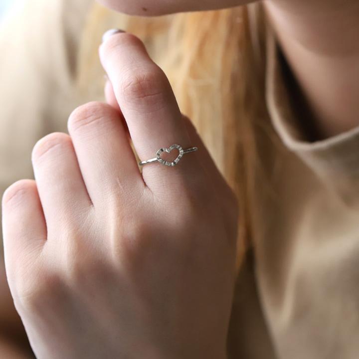 プラチナリング 指輪 プラチナ リング ハート オープンハート pt950 pt 指輪 レディース プラチナ指輪 シンプル 本物 地金 華奢 細い 普段使い ピンキーリング | DEVAS | 02