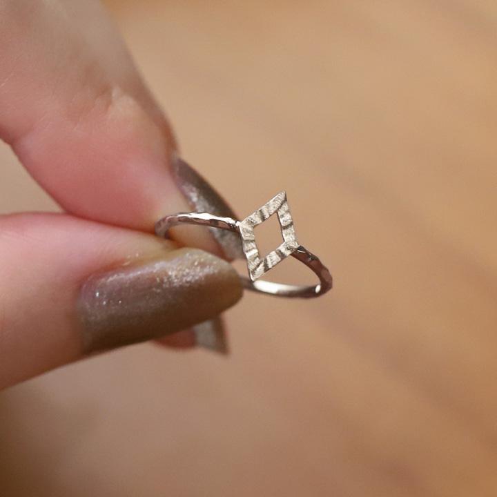 プラチナリング 指輪 プラチナ リング ひし形 ロンバス pt950 pt 指輪 ピンキーリング レディース プラチナ指輪 シンプル 本物 地金 華奢 細い つけっぱなし | DEVAS | 12