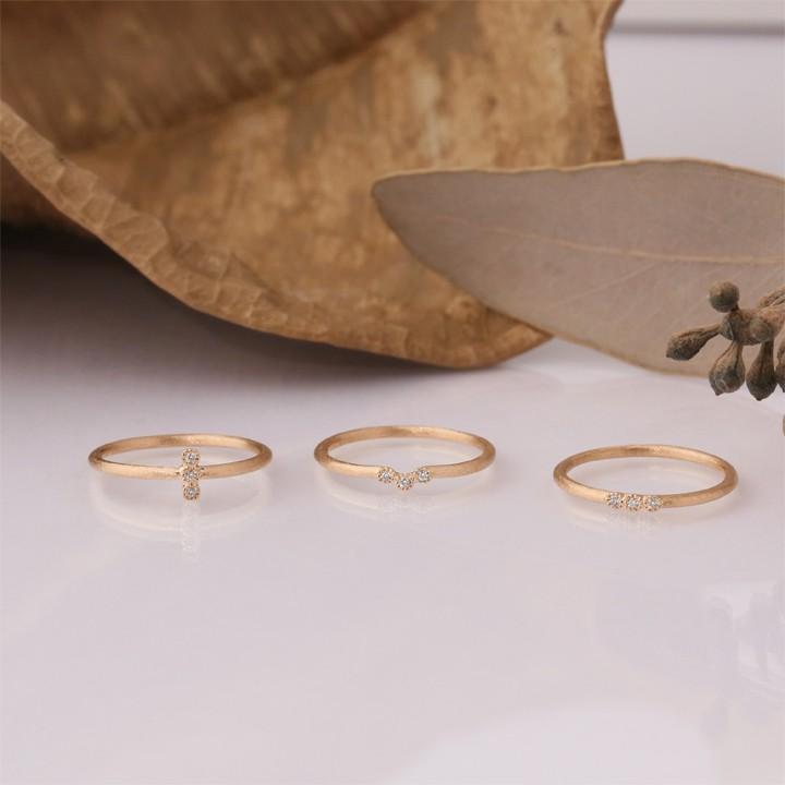 【土日限定2000円OFFクーポン有】 18金 リング k18 ピンキーリング k18リング 3石 ダイヤモンド 18k 指輪 レディース 18金指輪 18金リング ピンキー | DEVAS | 09