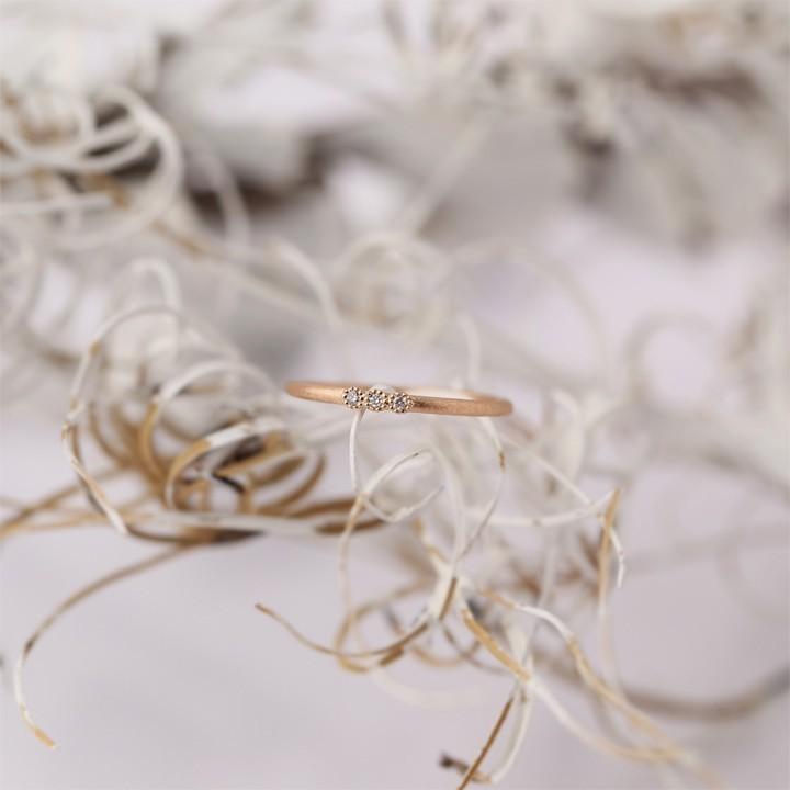 【土日限定2000円OFFクーポン有】 18金 リング k18 ピンキーリング ピンクゴールド 指輪 k18リング 3石 ダイヤ 18k レディース 18金指輪 18金リング | DEVAS | 01