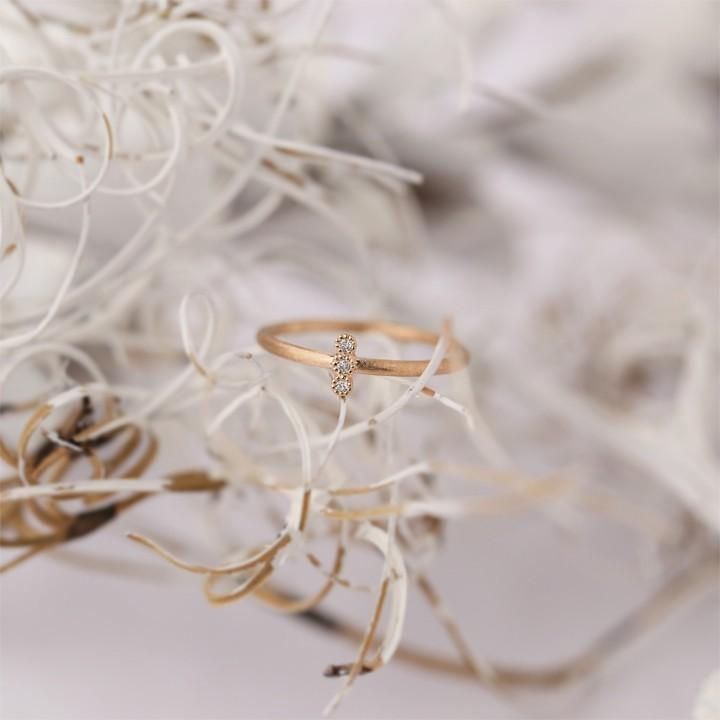 【土日限定2000円OFFクーポン有】 18金 リング k18 ピンキーリング ピンクゴールド 指輪 k18リング 3石 ダイヤ 18k レディース 18金指輪 18金リング | DEVAS | 01