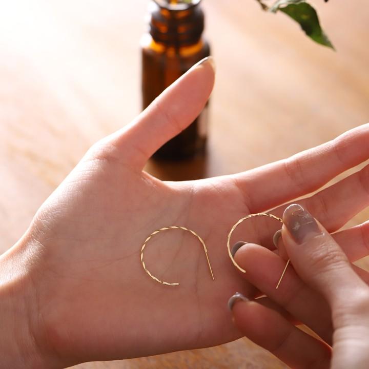 【土日限定2000円OFFクーポン有】 フープピアス 18k ピアス 18金 フープ k18 18金ピアス ツイスト(M) k18ピアス レディース ピアス18金 両耳 セット | DEVAS | 09