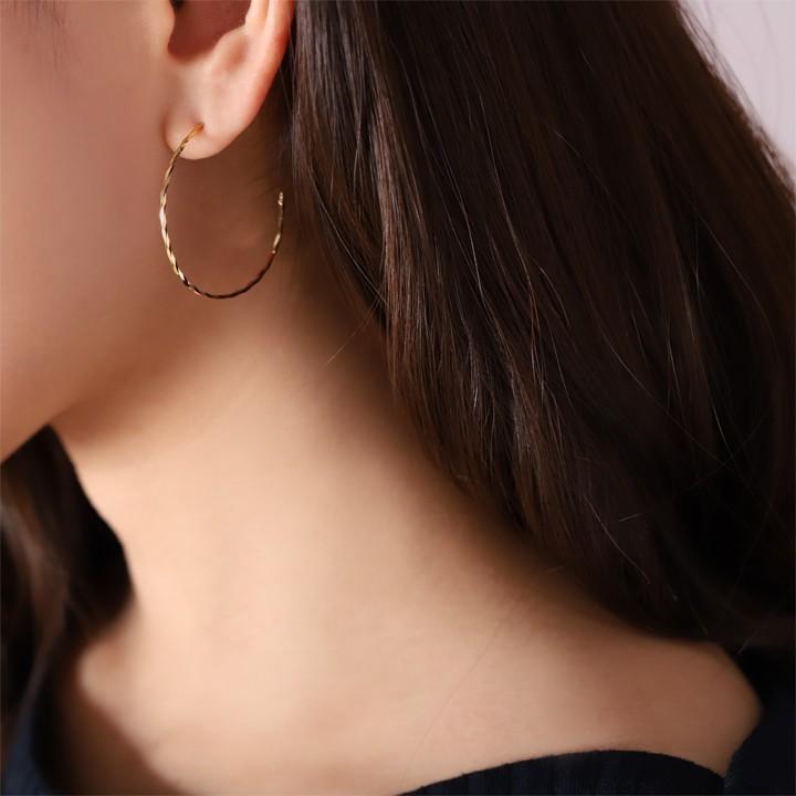 【土日限定2000円OFFクーポン有】 フープピアス 18k ピアス 18金 フープ k18 18金ピアス ツイスト(L) k18ピアス レディース ピアス18金 両耳 セット | DEVAS | 06