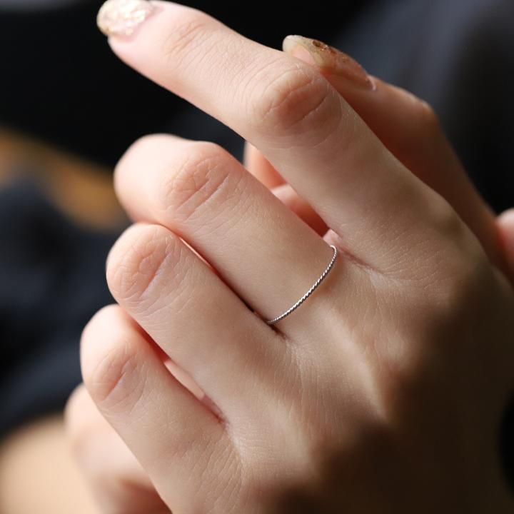 プラチナリング 指輪 プラチナ リング 超極細 ツイスト pt850 pt 指輪 レディース プラチナ指輪 シンプル 本物 地金 華奢 細い つけっぱなし 普段使い | DEVAS | 02