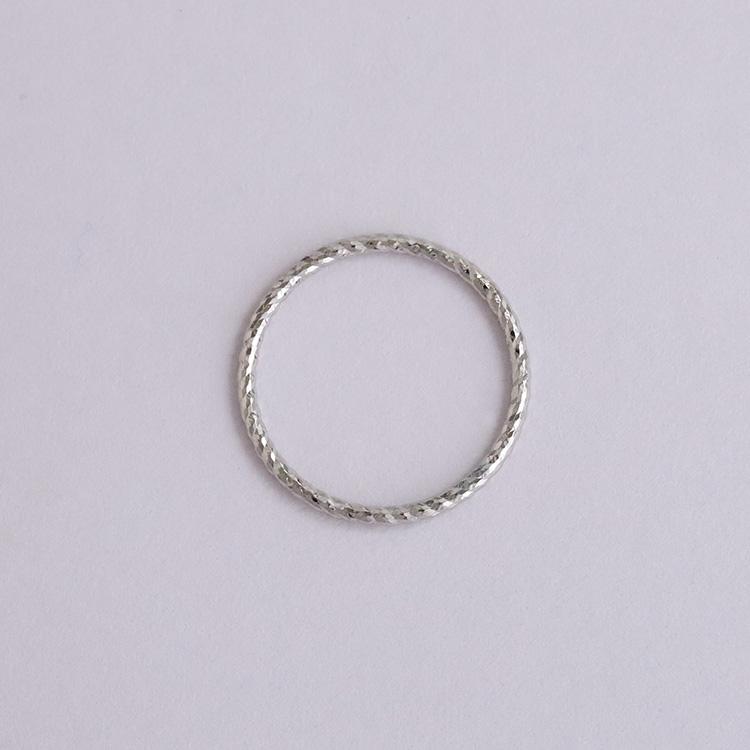 プラチナリング 指輪 プラチナ リング スパイラル カット pt900 pt 指輪 レディース プラチナ指輪 シンプル 本物 地金 華奢 細い つけっぱなし 普段使い | DEVAS | 05