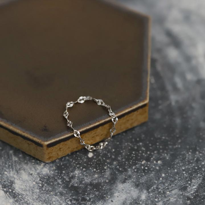 プラチナリング 指輪 プラチナ リング ピンキー ピンキーリング チェーンリング ブルーム pt850 pt 指輪 レディース シンプル プラチナ指輪 本物 地金 華奢 細い | DEVAS | 01